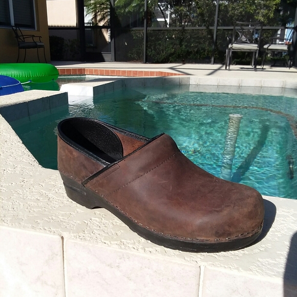 Dansko Shoes - DANSKO Brown Leather Nursing Shoes